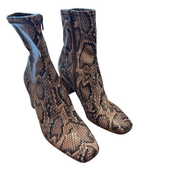 Revolve Steve Madden Harli Ankle Boot in Snake NWOT - Picture 4 of 11